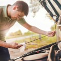 Nekada je bio standardni deo opreme, a sada nestaje iz novih automobila