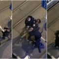 „Policijo, ovde me biju!“: Brutalna tuča ispred kazina u centru Beograda, obezbeđenje udara muškarca pred devojkom VIDEO