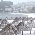 Uzbuna u Crnoj Gori! Proglašen crveni i narandžasti meteoalarm! Udari vetra su orkanske jačine, a scena iz Ulcinja je…