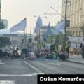 'Pobunjeni univerzitet' pozdravio stopiranje izrade spornog zakona, ali nastavlja blokadu ispred Vlade Srbije