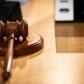 Viši sud u Novom Pazaru prvi u Srbiji osudio ženu na doživotnu kaznu zatvora zbog teškog ubistva