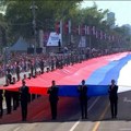 Kako je srpska trobojka postala zastava duginih boja – greška ili poruka?