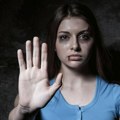 Tribina protiv nasilja nad ženama u NKC-u: “Naprslo ogledalo na zidu tišine”