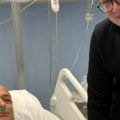 “Junak iz Ćacilenda uspešno operisan” Vučić obišao ranjenog Milana Bogdanovića: Lekari su mu izvadili metak (foto)