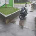 PISMA ČITALACA: Pešačka staza ili privatni parking? bahato parkiranje kod Kulturnog centra Zrenjanina Pešačka staza ili…
