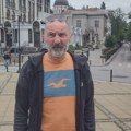 Skup podrške Dušku Đorđeviću koji je dobio otkaz u kragujevačkom Domu omladine posle studentske tribine o Kosovu