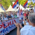 Veliki broj građana iz Šumadije na skupu „Srbija jedna porodica“