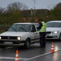 Automobil se zapalio u vožnji, u njemu bila i deca: Drama kod Gornjeg Milanovca