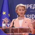 Ursula napustila skup kad je čula rusku pesmu: Zapevali čuvenu "Dan pobede", Fon der Lajen ubrzo otišla sa događaja (video)