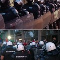 (Foto) policija stigla ispred Filozofskog fakulteta Grupa studenata blokadera ušla u zgardu dekan Alanović i profesori i dalje…