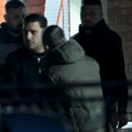 Darko Lazić u crnini, jedva stoji na nogama prima saučešće nakon smrti brata: Potresne scene u Brestaču (video)