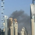 Dramatični snimak požara u Dubaiju: Plamen guta neboder, oblak crnog dima sve prekrio