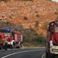 Kod Trebinja požar stigao nadomak kuća u selu Sedlari, vatrogasci sve vreme na terenu