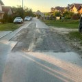 Попуњавају се рупе у Улици Данила Киша која је асфалтирана 2025. године