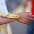 (Foto): Čovek došao na šetalište u Splitu sa ogromnom zmijom ljubimcem, ljudi se zgrozili prizorom! Reagovala i policija