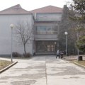 Pomoć školi u Zmajevu Fiskulturna sala i svlačionice neće biti zapuštene