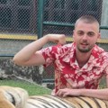 “15 Godina ih nema nigde” Mladi pevač osuo paljbu po starijim kolegama, pa im poslao jasnu poruku!