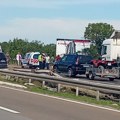 Nezgoda na autoputu ka Novom Sadu: Gužva velika, a stanje povređenih nije poznato