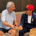 Piksi doneo Kariju kolače i sokove u rigu: Da čovek pojede nešto i da se osveži! Dugo je ovde, a do finala ima još dosta