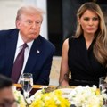 Pitali su Trampa šta je kupio Melaniji za Dan zaljubljenih, a njegov odgovor je hit: "Bolje da vam to ne..."