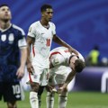 A, za kraj “ćuška”: Belingem udario po glavi fudbalera Argentine (VIDEO)