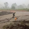 Katastrofa na pomolu! Nezapamćeno nevreme u Trsteniku: Ogroman pljusak se sručio na grad, reke blata teku ulicama (video)