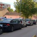 Nikom nije jasno šta se desilo: Oguljena limarija, felne otpale - automobili devastirani na beogradskom parkingu (foto)