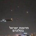 Neverovatne scene iz izraela: Putnički avion sleće dok pvo obara rakete Hamasa (video)