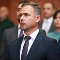 Aleksić (NPS) tvrdi da je Vučić pomilovao aktiviste SNS koji su pretukli studente u Novom Sadu