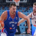 (Poluvreme) Nikola Jokić ubacio gotovo polovinu poena Srbije: Orlovi vode u najtežem izazovu do sada! Srbija dobila novog…