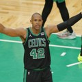 "Dede" se skupile da osvoje NBA ligu: Stefu Kariju doveli centra od 39 godina da čuva Nikolu Jokića