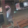 (Узнемирујућ видео) "Чуло се више јаких удараца": Такси у Сремској Митровици ударио свом силином у паркирано возило, па се…