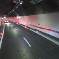 Vozač ušao u suprotan smer kod tunela "Laz", hitno upozorenje razglasom sprečilo nesreću