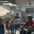 Ruševine, smrt i pljačke: Dok spasioci izvlače žrtve, pojedini građani pustoše radnje u Venecueli (foto)