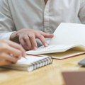 Privatni nastavnici fizike najplaćeniji u Rusiji, prosečna zarada veća od 900 evra
