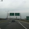 Jedna saobraćajna nezgoda u Leskovcu: Policija upozorava na pojačan saobraćaj tokom vikenda i poziva na oprez