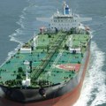 Nafta opet raste: Iranci bi da naplaćuju i do sedam odsto vrednosti tereta za prolaz kroz Ormuski moreuz
