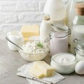Punomasni mlečni proizvodi ipak nisu "krivci" za visok pritisak? Naučnici iznenadili rezultatima