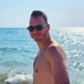 Tetovaža hrama preko pola stomaka, Aleksa Balašević podelio kadrove sa mora, zbog jednom ponosan na ćerku Veru