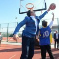 Vučić i cepanje „Ekspo“ svezaka: Roditelji nisu uspeli da vaspitaju decu