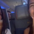 Snimak koji je raznežio svet Putnici slave i pevaju tokom dramatičnog leta u Izrael: Samo nekoliko sati ranije mislili da će…