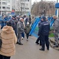 VIDEO: Završen protest ispred Centra za socijalni rad u Novom Sadu, novi u ponedeljak ispred Suda