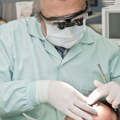 Gerodontologija – Kako se stomatologija prilagođava sve starijoj populaciji