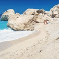 Jednom je slomljena butna kost: Iskustva Srba sa omiljene plaže turista na Lefkadi koja opominju i spasavaju živote: "Taj…