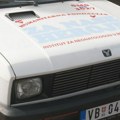 Trojica hrabrih, 12.000 km i jedan "Yugo 55": Humanitarna misija do Kine za renoviranje Instituta za neonatologiju