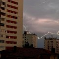 Nevrijeme izazvalo velike probleme u Hrvatskoj; crveno upozorenje i za danas
