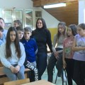U osvnonoj školi "Dositej Obradović" iz Sombora uvedena zabrana upotrebe mobilnih telefona