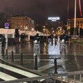 Tuča u Ćacilendu: Policija intervenisala ispred Skupštine Srbije