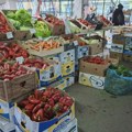 Пијаца у Зајечару: Продавци кажу да су цене ниже али је продаја "опала"