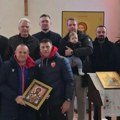 Dule Savić sa delegacijom Zvezde posetio crkvu u Austriji, dobili su poseban poklon
